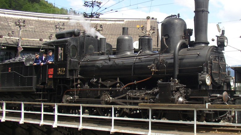 Historische Dampflokomotive im Südbahnmuseum Mürzzuschlag.
