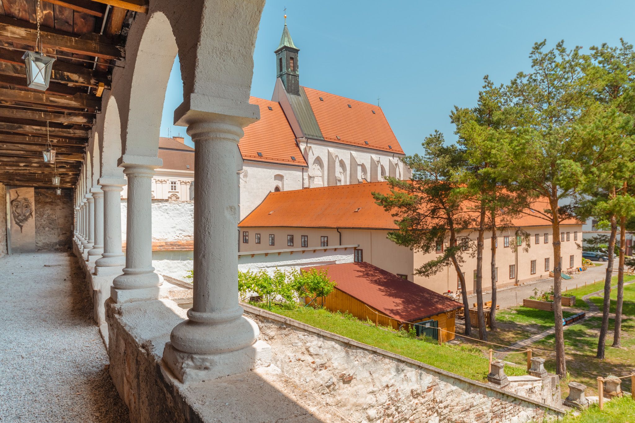 seitliche Ansicht der Kapuzinerkirche 