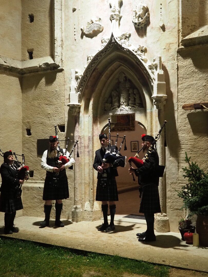 Pipers vor der Wolfgangskirche