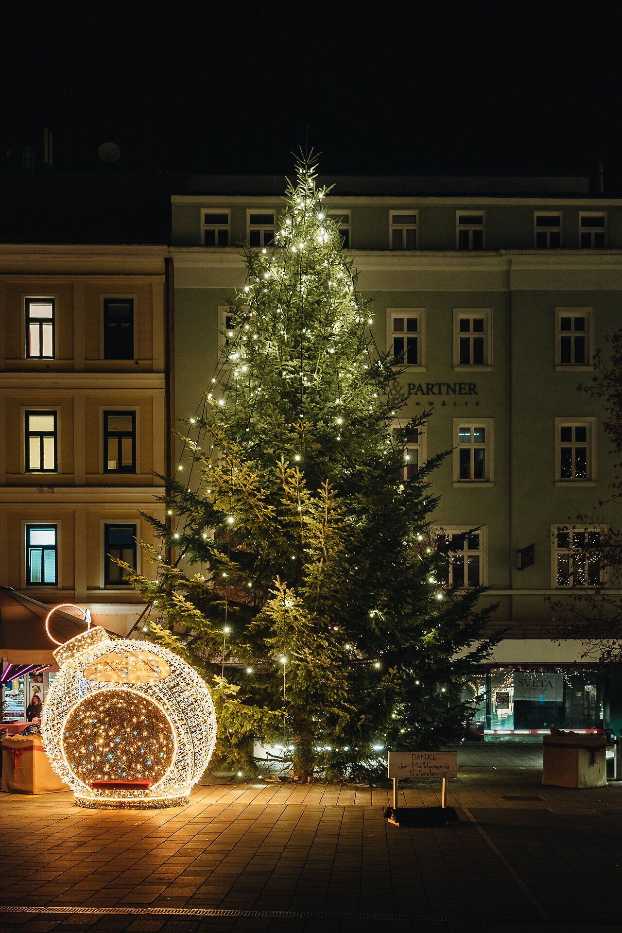 Weihnachtsbeleuchtung - 2022 © Busy Shutters
