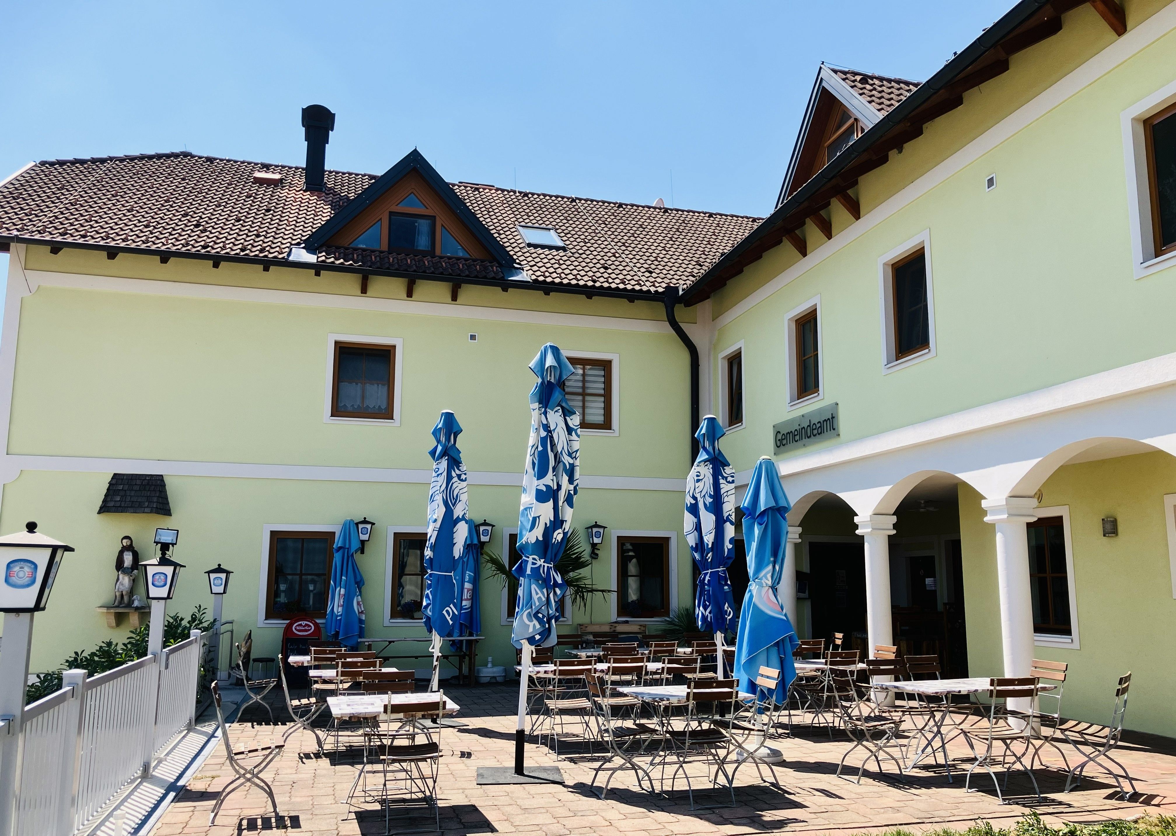 "Dorfwirtin" Inn