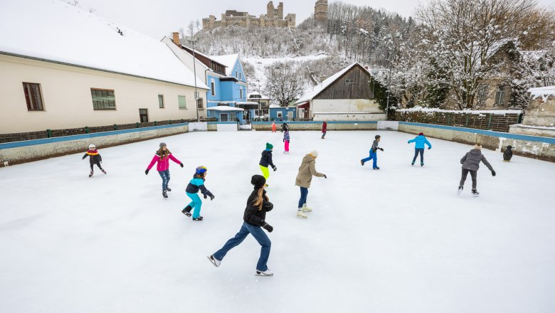 Eislaufen in Kirchschlag , © Wiener Alpen / Fülöp