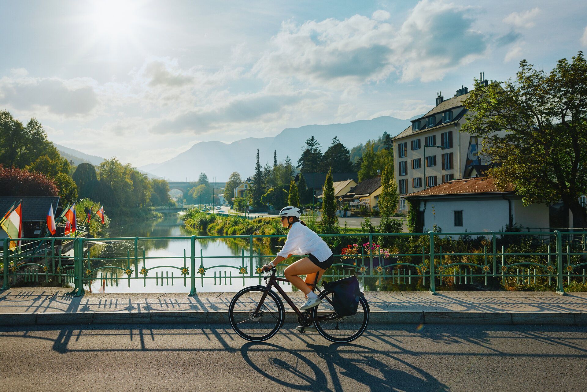 Radfahren auf der Schwarzatal Radroute durch die Region Semmering Rax