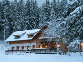 Wandern im Winter zur Hengsth&uuml;tte, &copy; Wiener Alpen in Nieder&ouml;sterreich - Schneeberg Hohe Wand