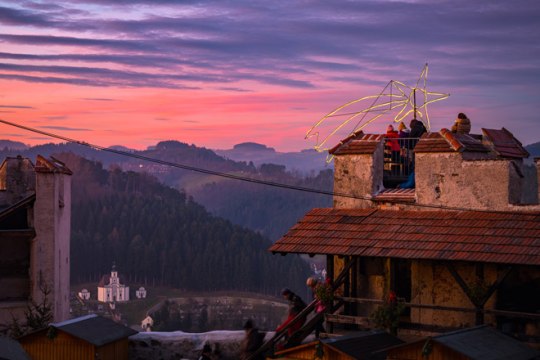 Tolle Aussicht von uralten Gemäuern, © Wiener Alpen, Christian Kremsl