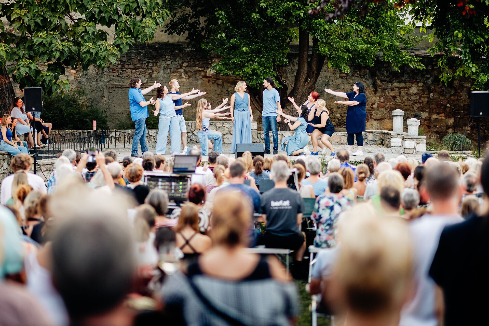 Kultursommer 2026 - ThiNk Big! Theater im Neukloster (c) Busy Shutters