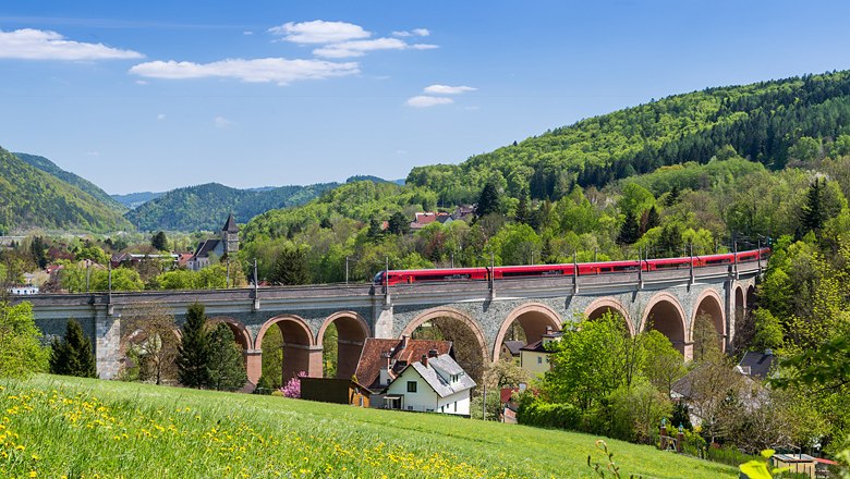 Viadukt der Semmeringeisenbahn in Payerbach, © Wiener Alpen, Franz Zwickl