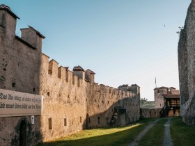 Kirchschlag v&aacute;rromok bej&aacute;rata, &copy; Wiener Alpen, Roman K&ouml;nigshofer
