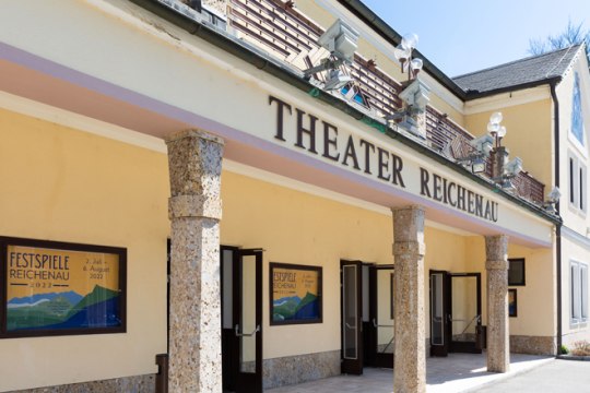Eingangsbereich des Theater Reichenau, © Katrin Nusterer