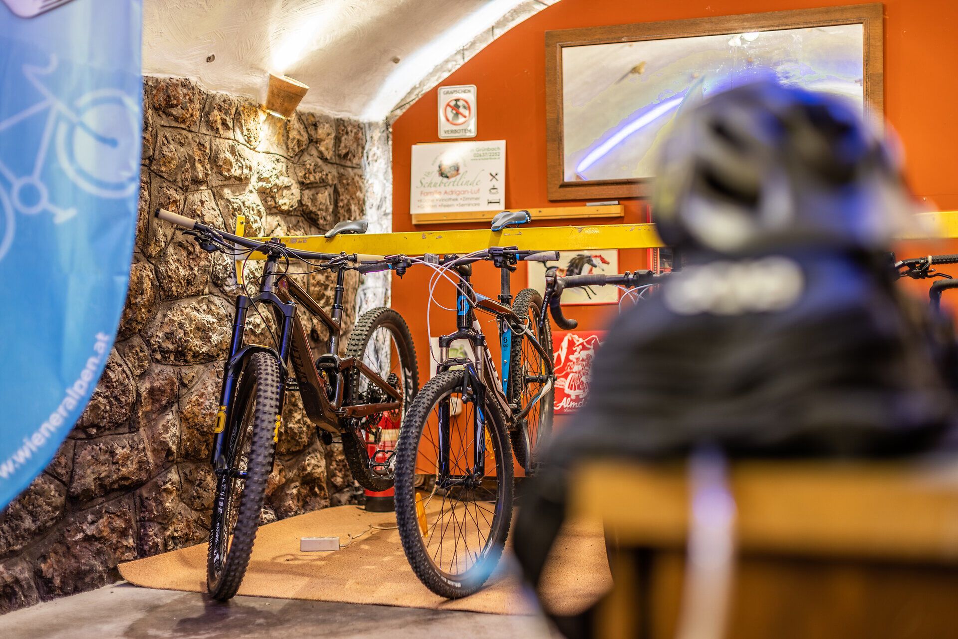 Blick in den Fahrradraum im Landgasthof „Zur Schubertlinde“