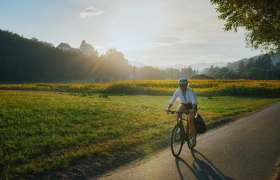 Radeln entlang des Feistritztal-Radwegs, &copy; Wiener Alpen in Nieder&ouml;sterreich