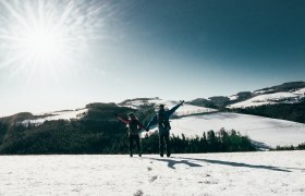 Ausblick auf verschneite Hügel , © Niederösterreich Werbung/Teresa Bokrova 