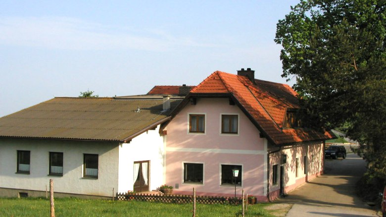 Gasthaus Brandstetter, © Gemeinde Hochneukirchen-Gschaidt