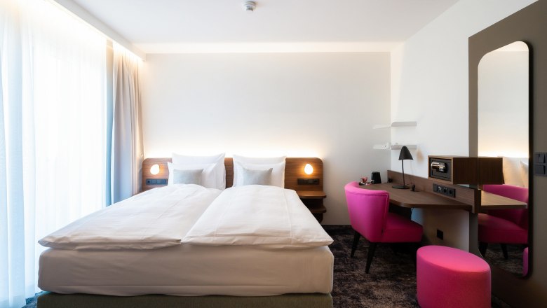 Modern double room at Hotel Le Parc, © Wiener Alpen/Philipp Blickfang